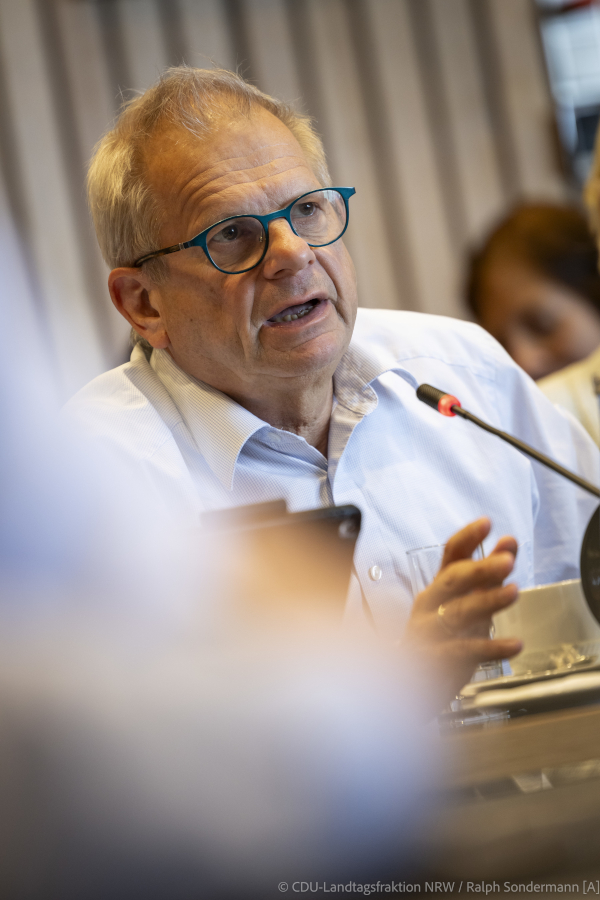 Thomas Schnelle MdL in der CDU-Fraktionssitzung